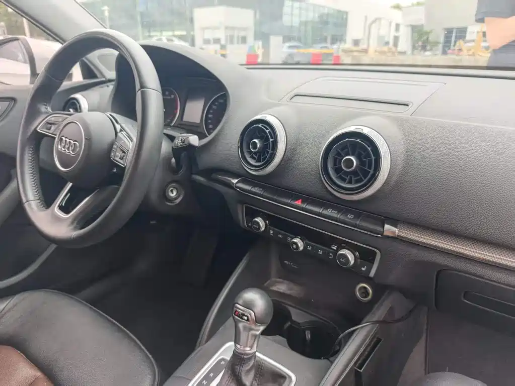 Audi A3 2019 Limousine 35 TFSI Sportline (China V)