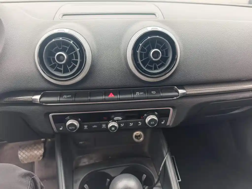 Audi A3 2019 Limousine 35 TFSI Sportline (China V)