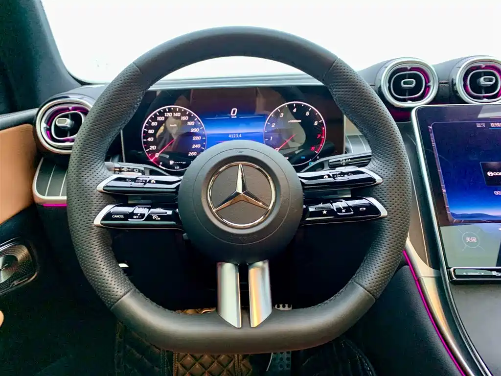Mercedes-Benz GLC 2024 GLC 300 L 4MATIC Luxury 5-Door