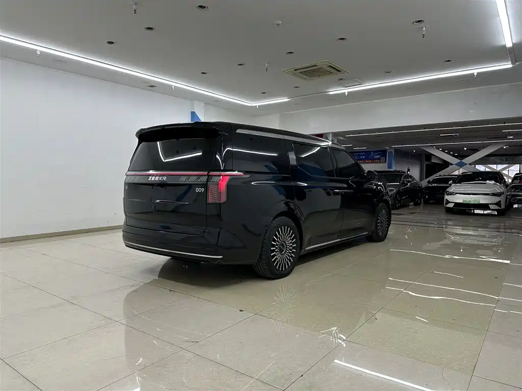 Jizhe 009 2024 Edition Six Executive Edition Four Wheel Drive 108kWh