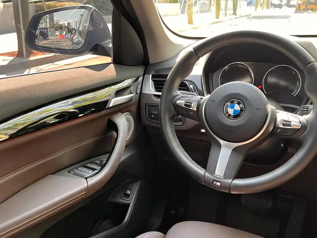 BMW X1 2021 sDrive25Li Leading Edition
