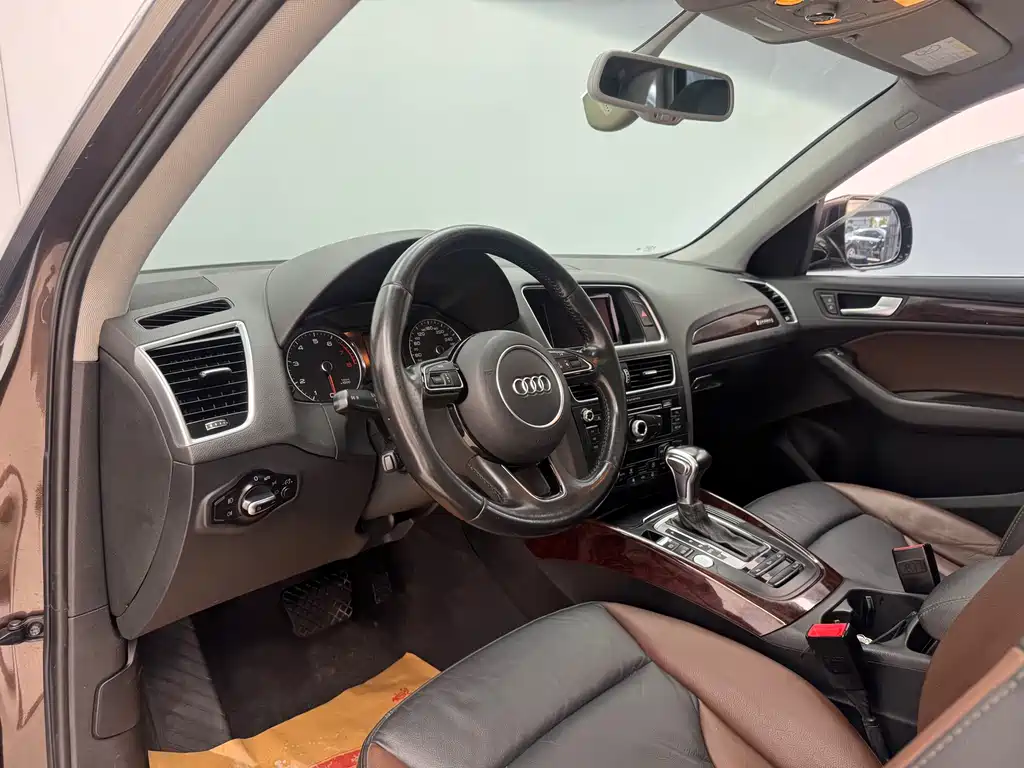 Audi Q5 2017 model 40 TFSI Technology Edition
