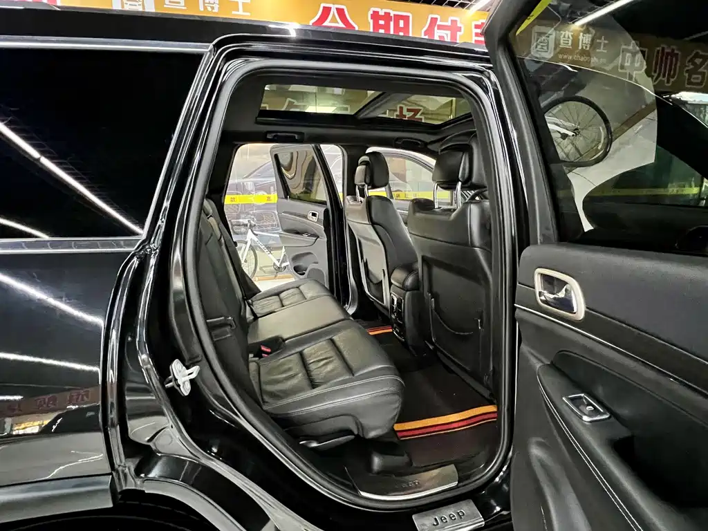 Grand Cherokee (Import) 2015 3.0L Shuxiang Navigation Edition