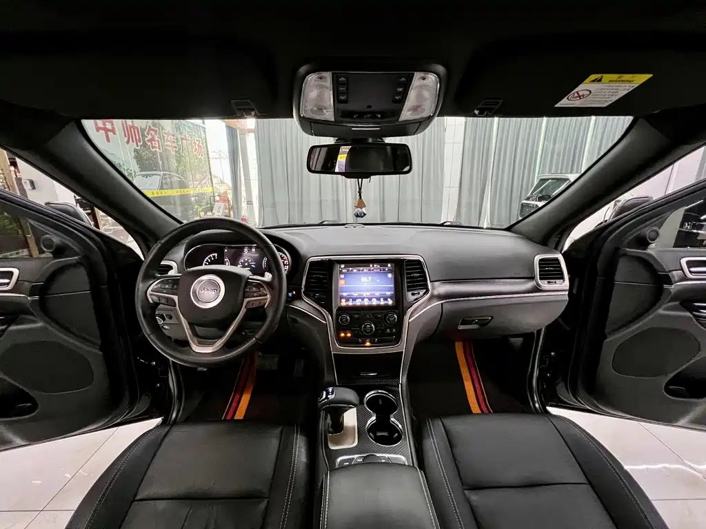 Grand Cherokee (Import) 2015 3.0L Shuxiang Navigation Edition