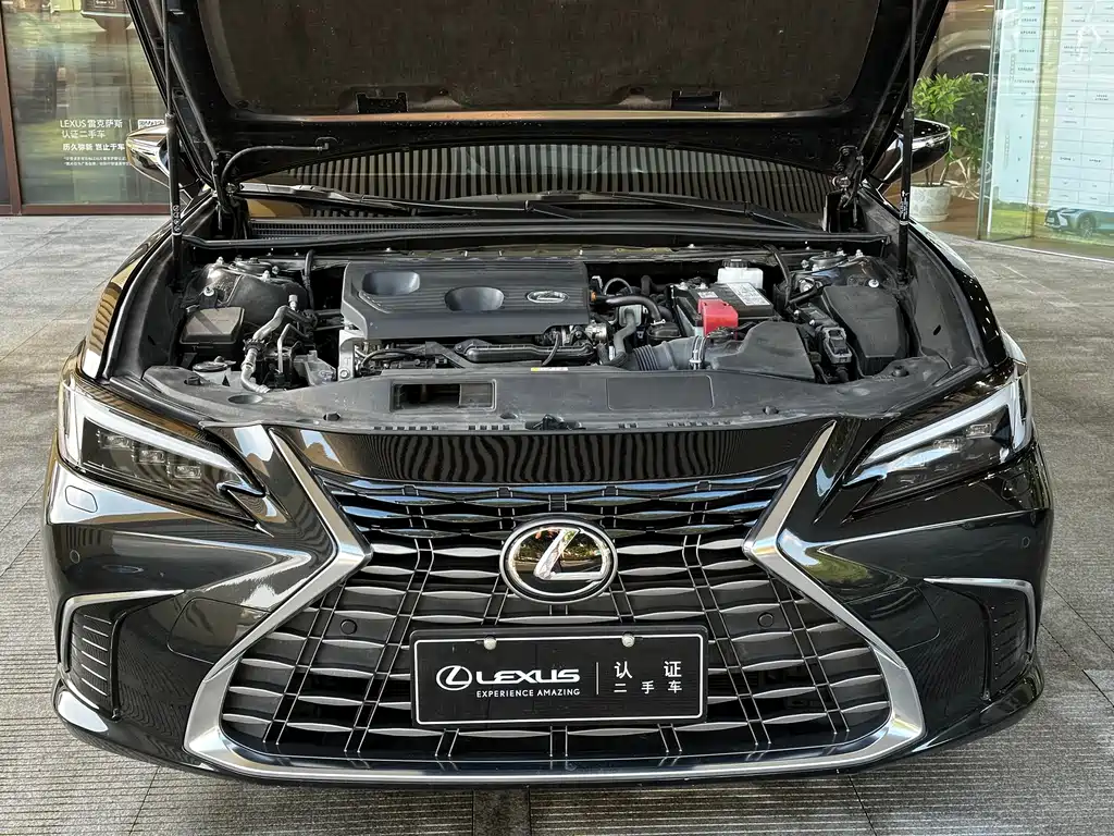 Lexus ES 2025 200 Prestige Edition