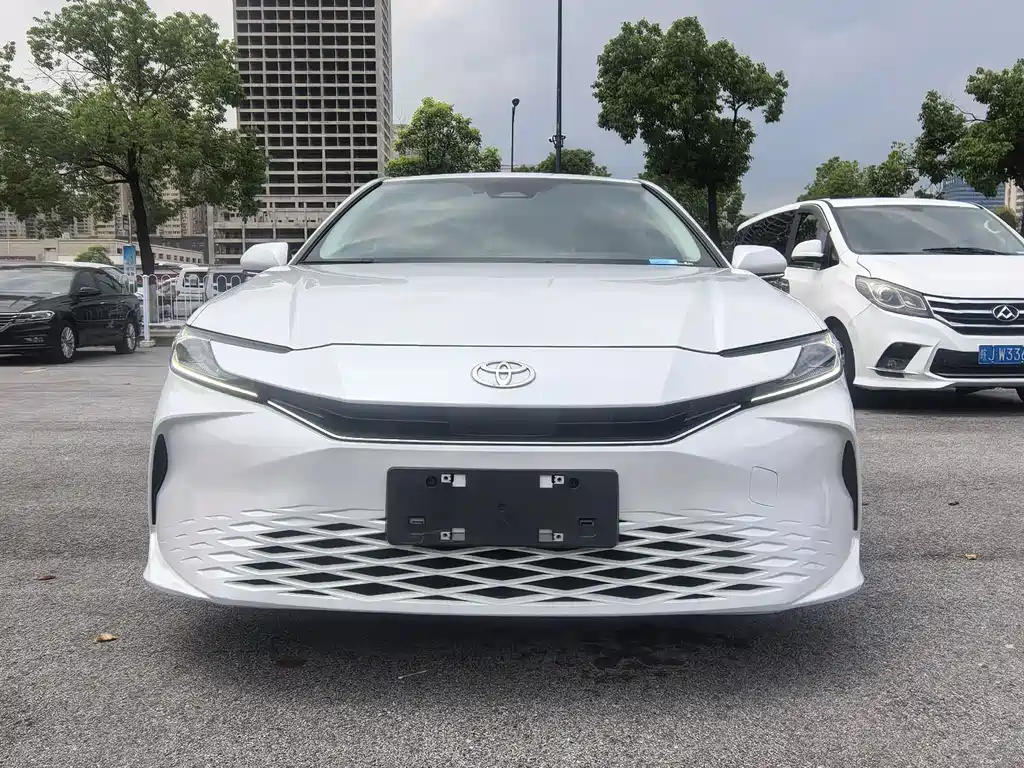 Camry 2024 2.0E Elite Edition