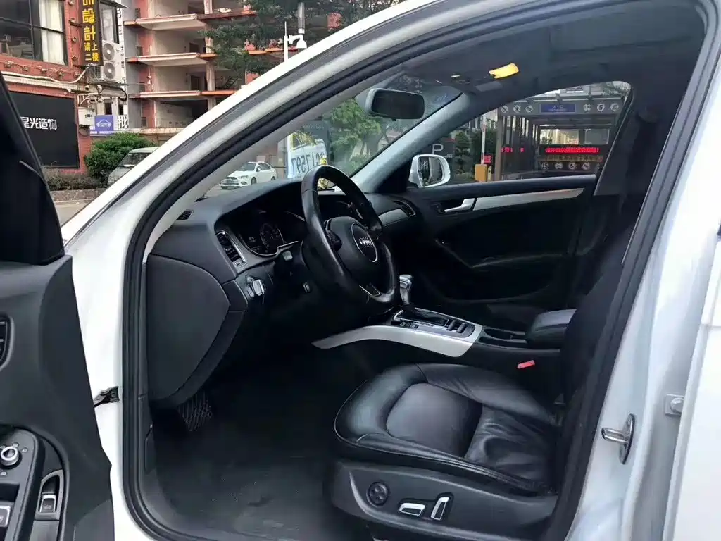 Audi A4L 2013 model 35 TFSI automatic standard edition