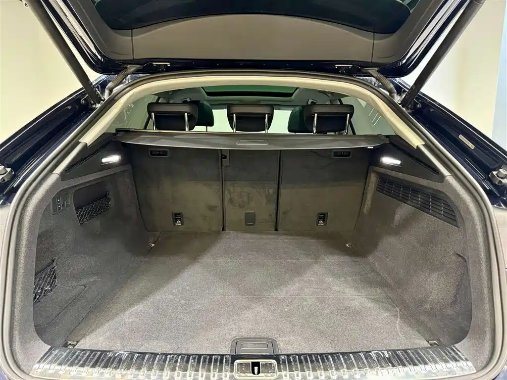 Audi Q8 2023 55 TFSI Luxury Dynamic Edition