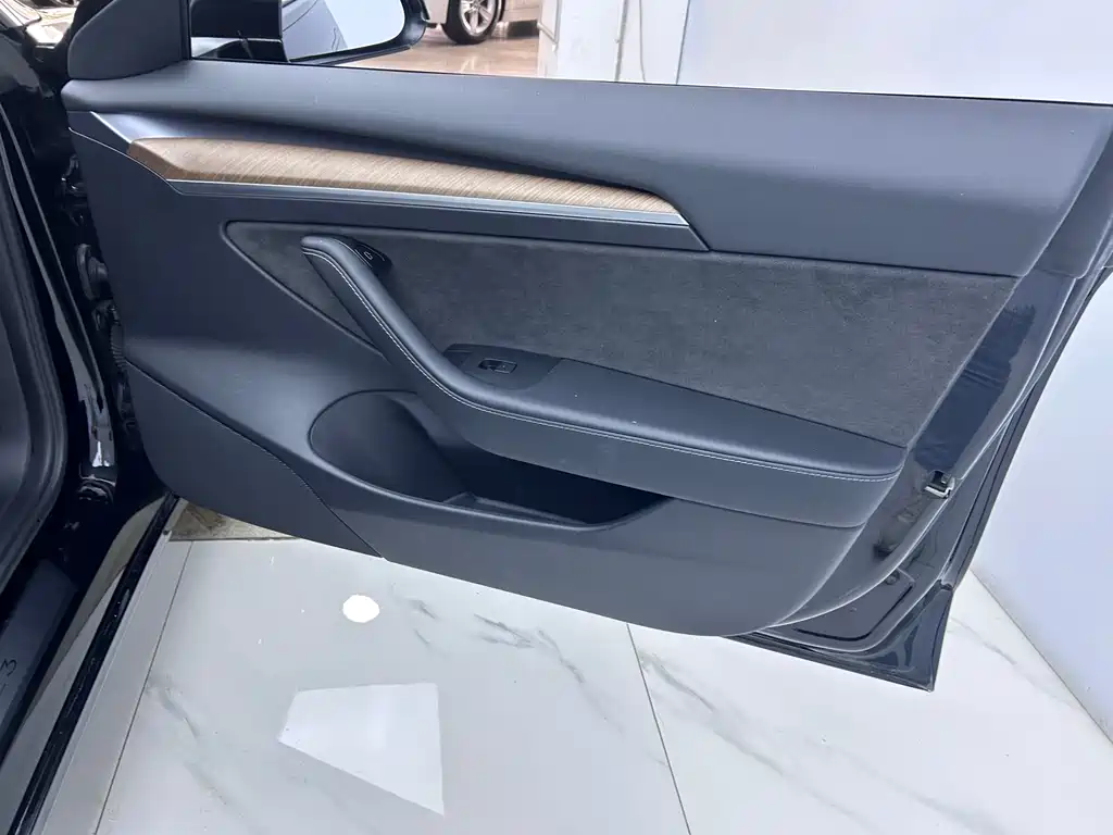 Model 3 Standard Range Rear-Wheel Drive Upgrade 2021