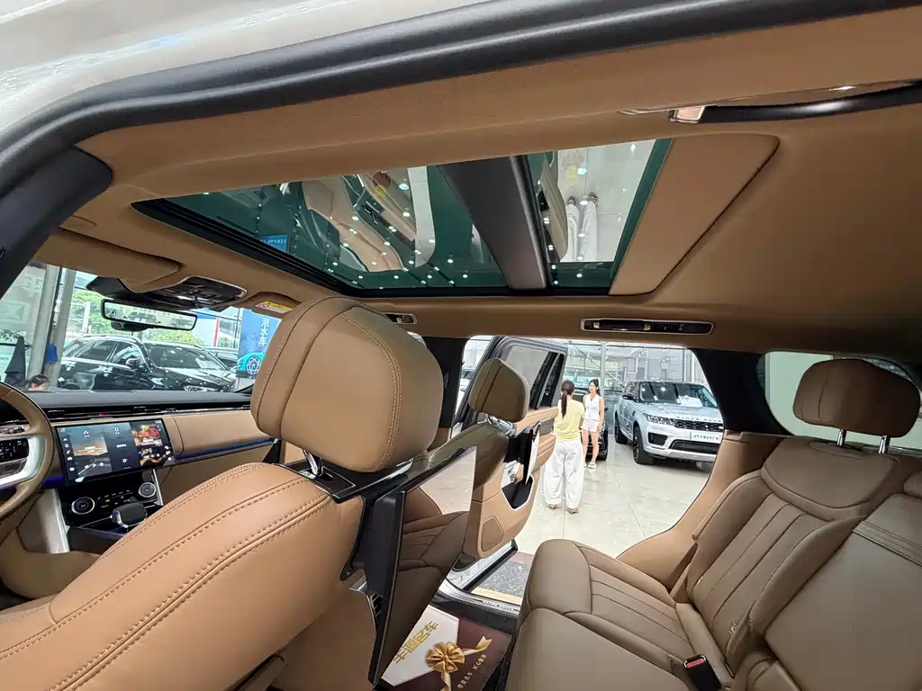 Range Rover 2023 3.0 L6 400PS Creation Extended Edition