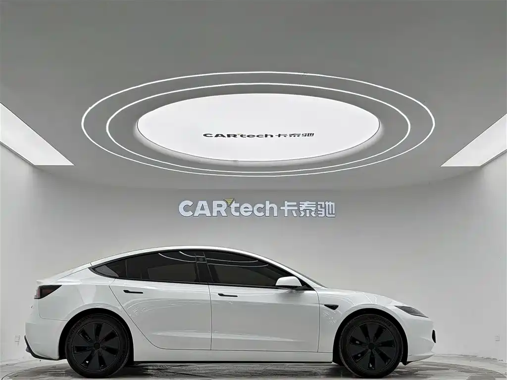 Model 3 Rear-Wheel Drive 2023