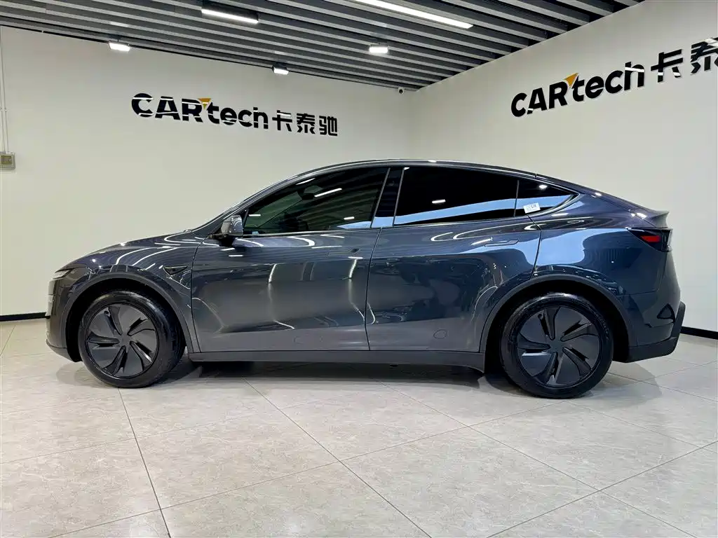 Model Y 2025 Rear-Wheel Drive Edition