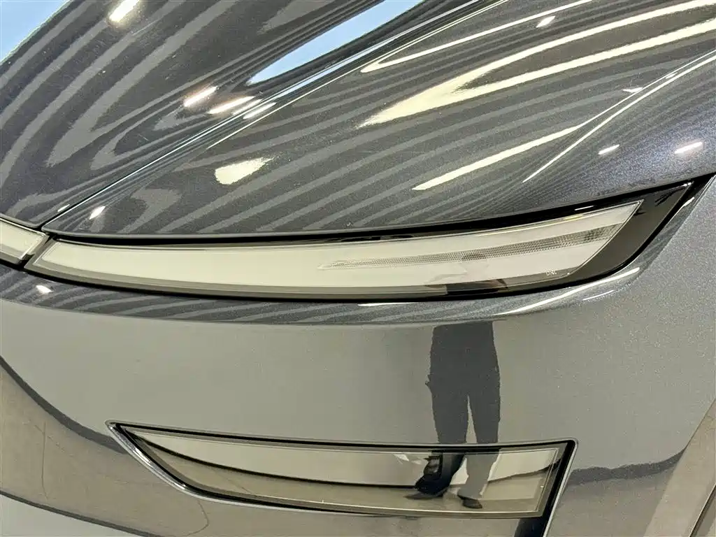 Model Y 2025 Rear-Wheel Drive Edition