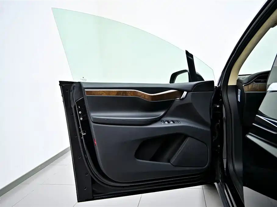 Model X 2016 90D
