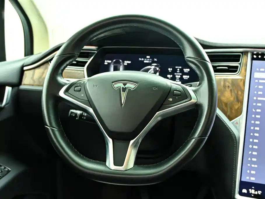 Model X 2016 90D
