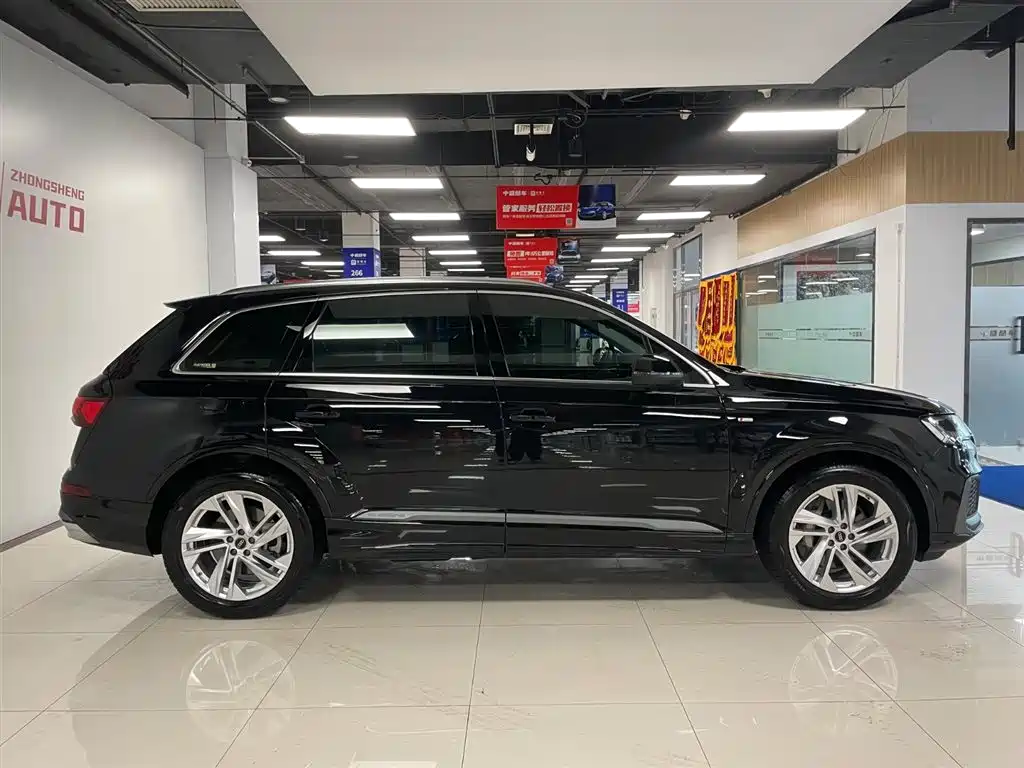 Audi Q7 2023 45 TFSI quattro S line Sport Edition