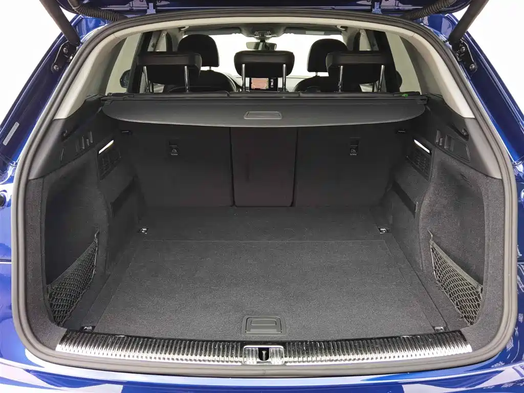 Audi Q5L 2018 40 TFSI Rongxiang Fashion Edition National V