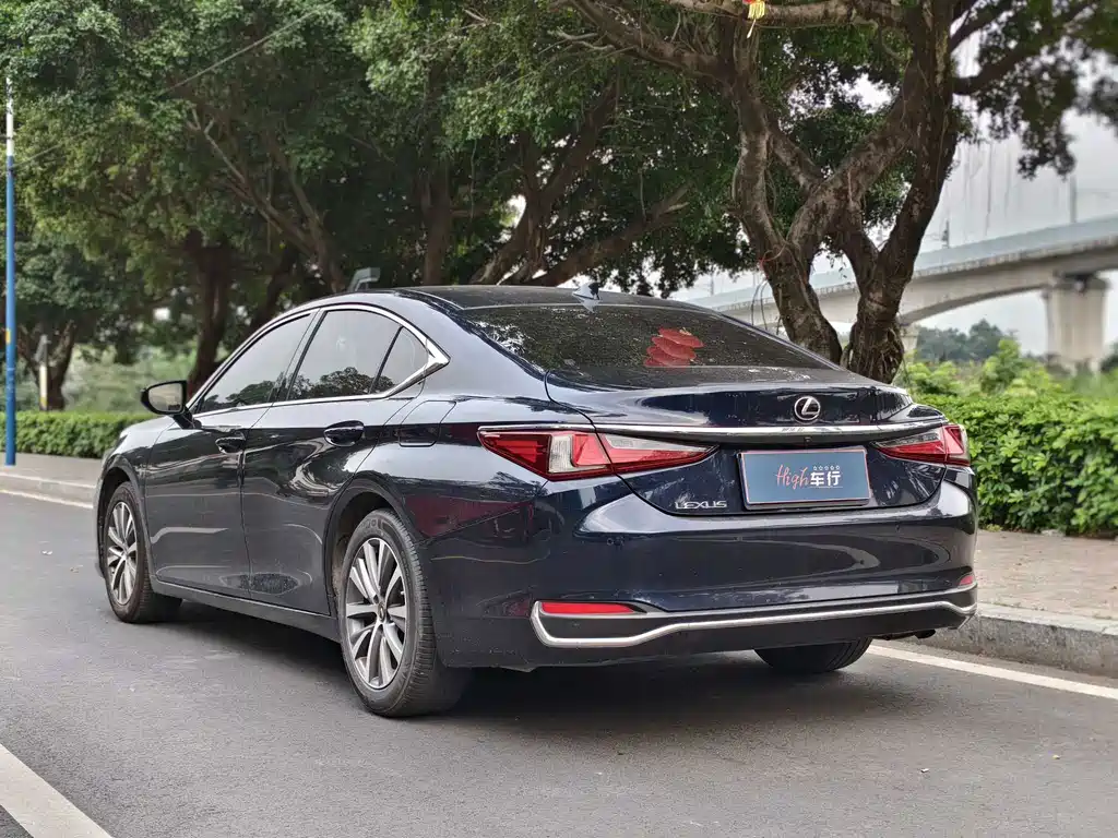 Lexus ES 2020 200 Excellence Edition