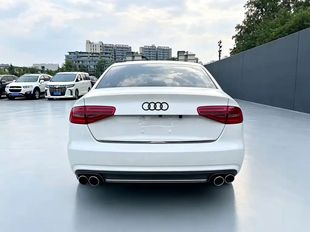 Audi A4L 2016 model 35 TFSI automatic standard edition