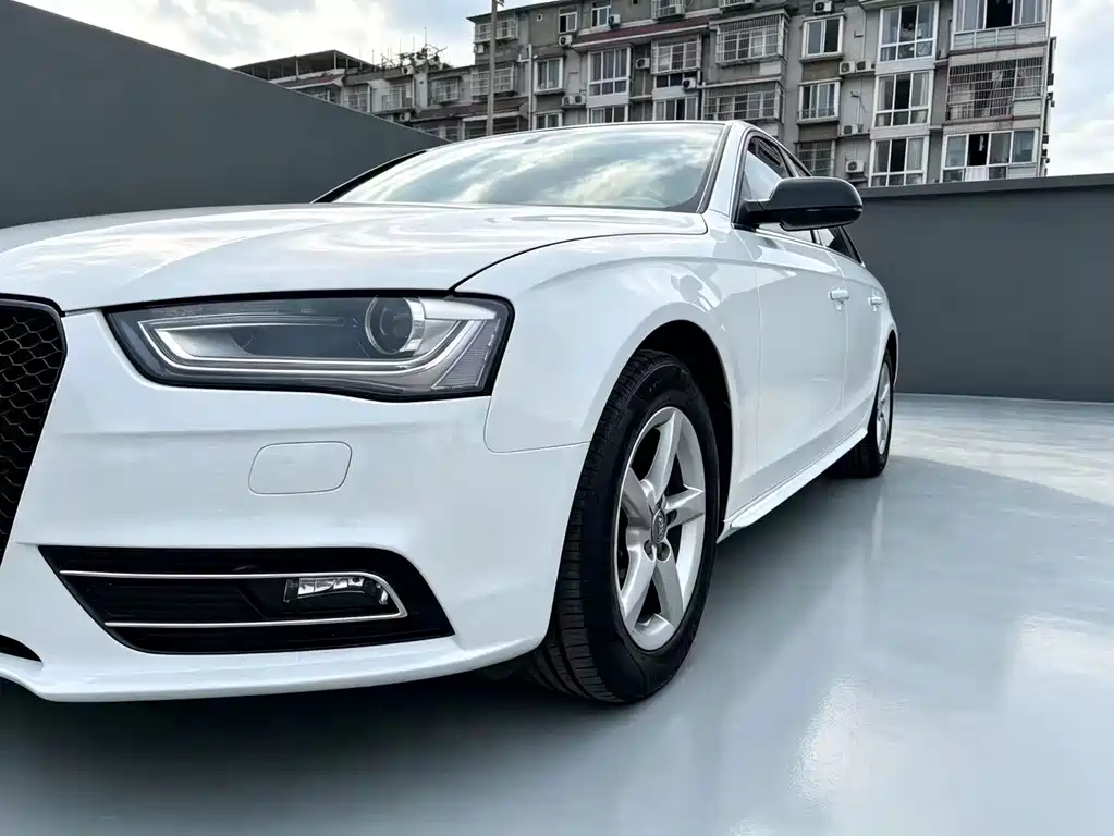 Audi A4L 2016 model 35 TFSI automatic standard edition