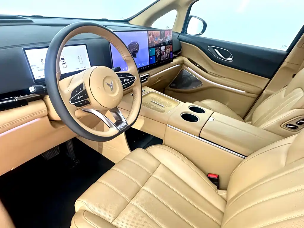 Dreamer 2025 PHEV All-Wheel Drive尊贵鲲鹏 Edition