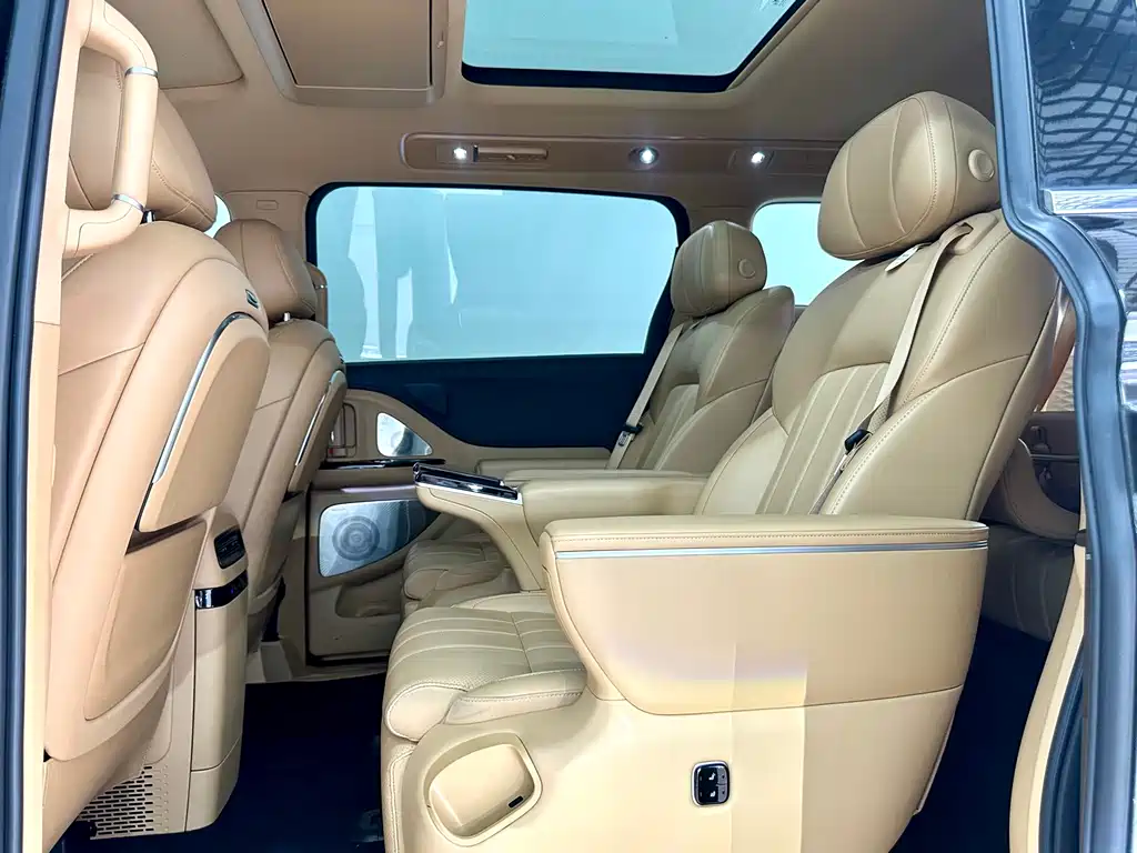 Dreamer 2025 PHEV All-Wheel Drive尊贵鲲鹏 Edition