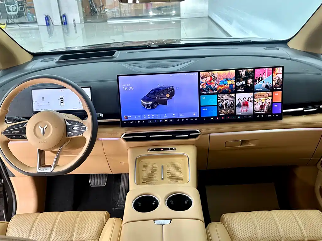 Dreamer 2025 PHEV All-Wheel Drive尊贵鲲鹏 Edition