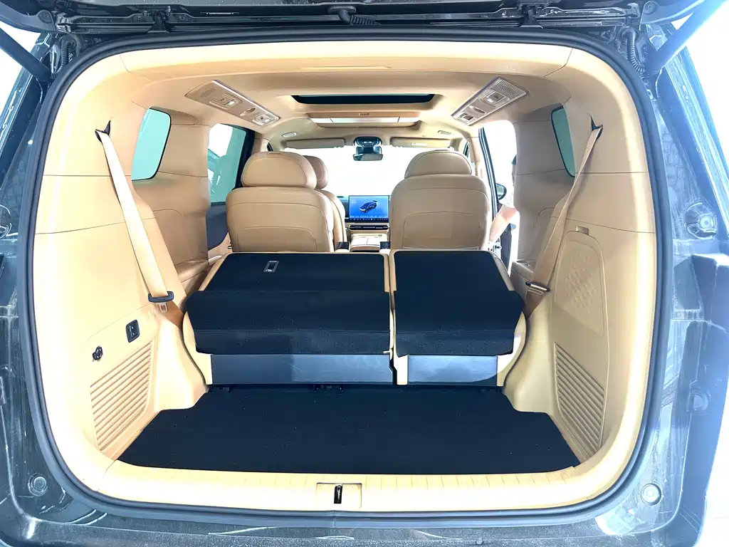 Dreamer 2025 PHEV All-Wheel Drive尊贵鲲鹏 Edition