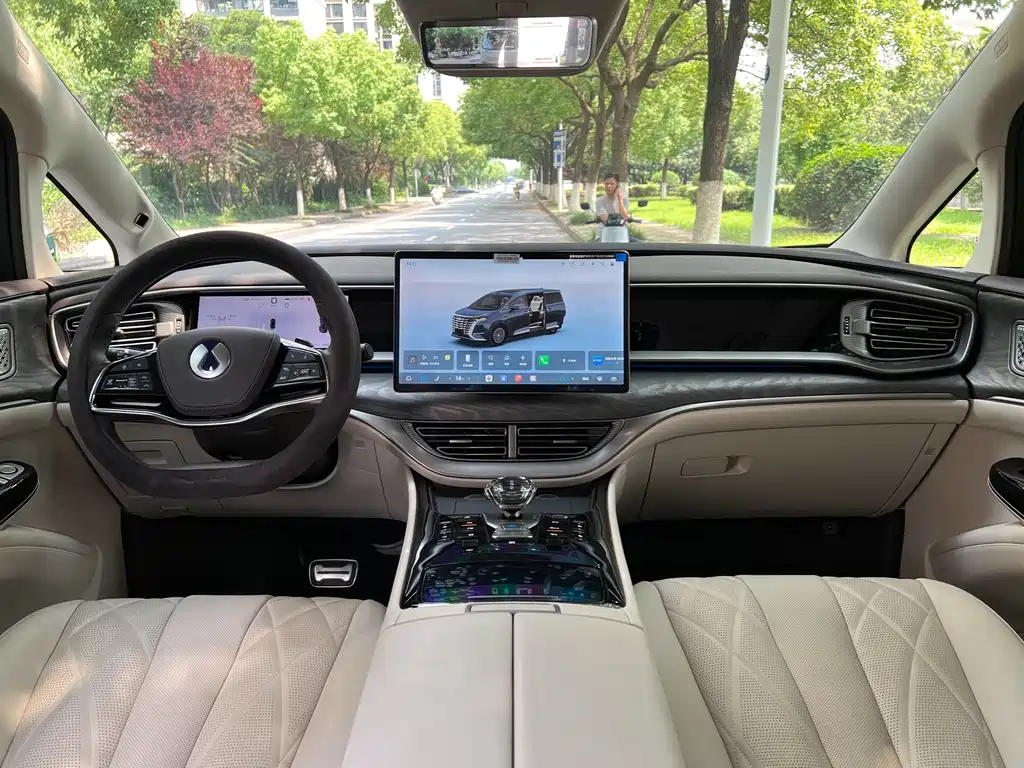 Tengri D9 2025 Model DM-i Intelligent Driving Edition 1020 All-Wheel Drive Prestige Version