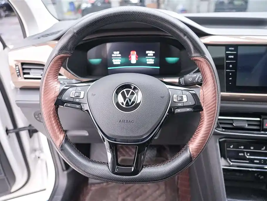 Tou岳 2022 280TSI Two-Wheel Drive Luxury Edition