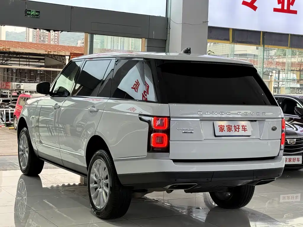 Range Rover 2018 3.0 SC V6 Vogue Long Wheelbase