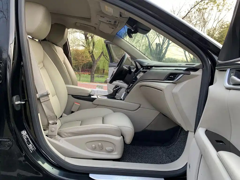 Cadillac XTS 2015 28T Platinum Edition