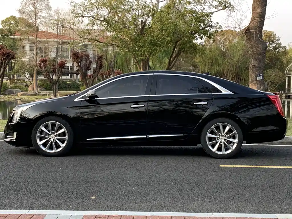 Cadillac XTS 2015 28T Platinum Edition