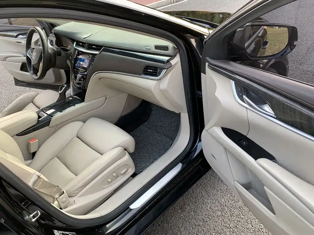 Cadillac XTS 2015 28T Platinum Edition