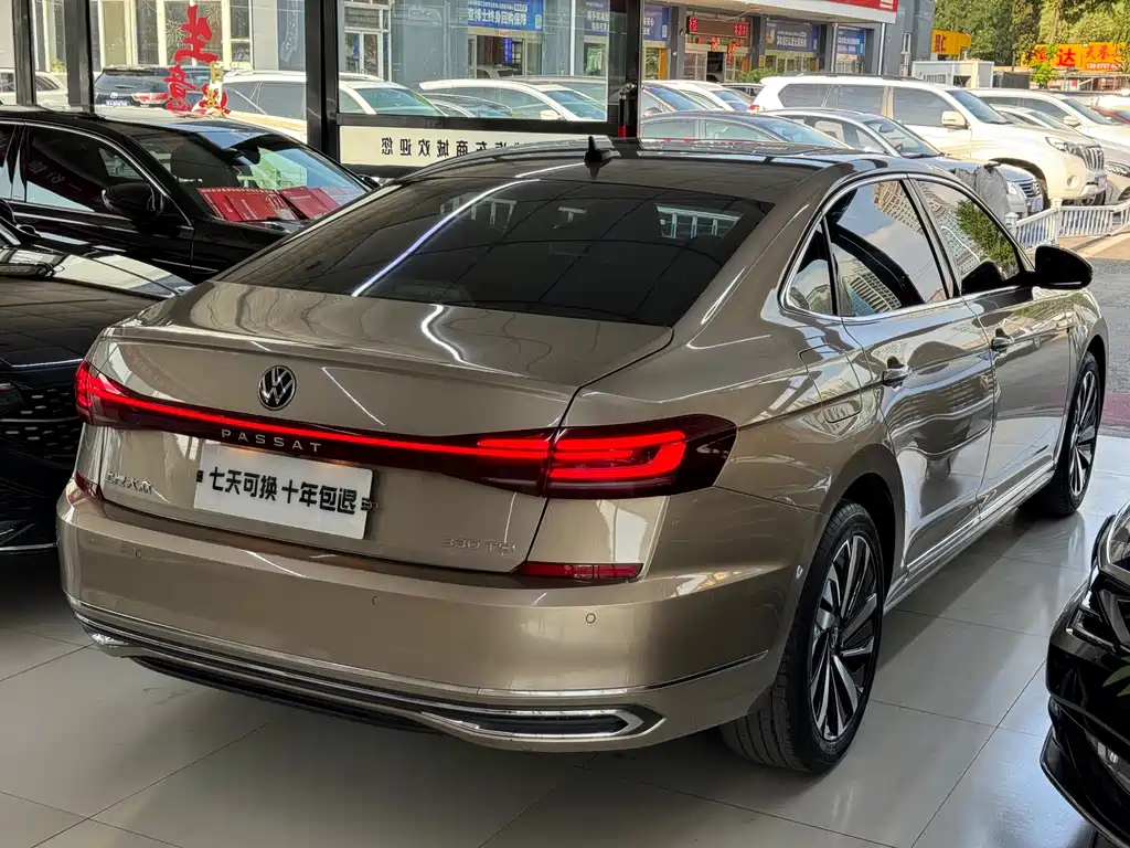 Passat 2022 330 TSI Luxury Edition