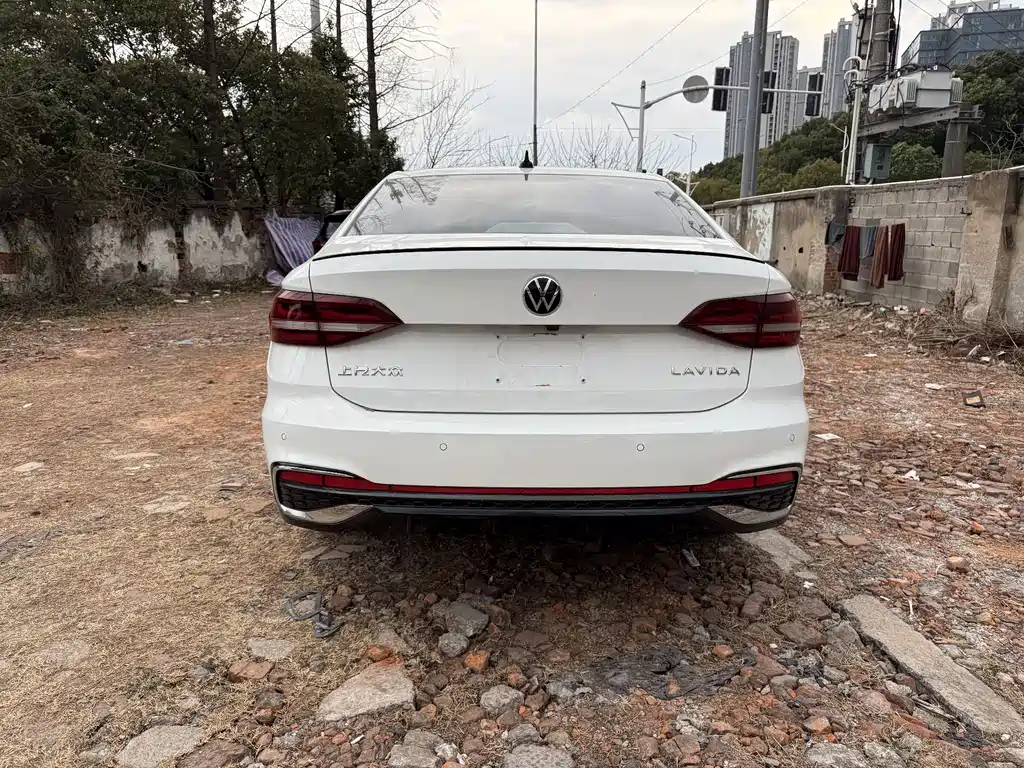 Lavida 2026 300TSI DSG Starlight Leading Edition