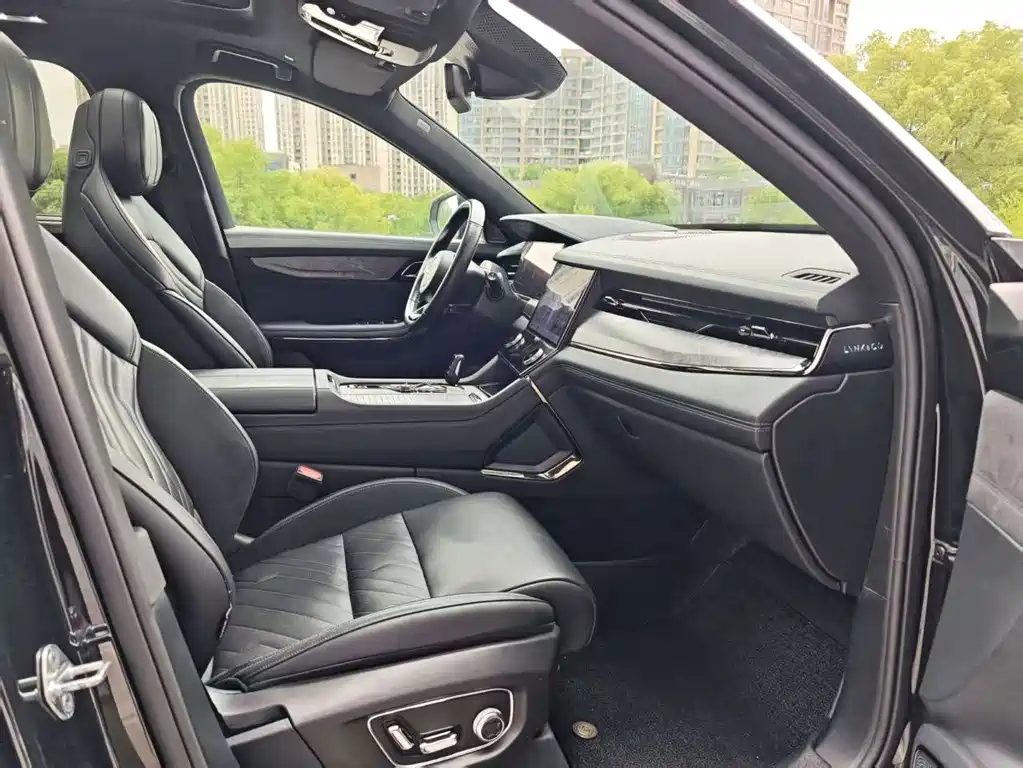 Lynk & Co 09 EM-P 2021 2.0T PHEV Ultra 6-seat
