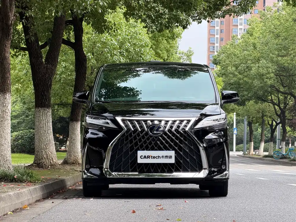 Lexus LM 2020 300h Four-Seater Imperial Edition