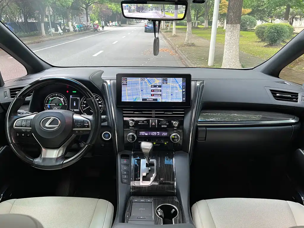 Lexus LM 2020 300h Four-Seater Imperial Edition