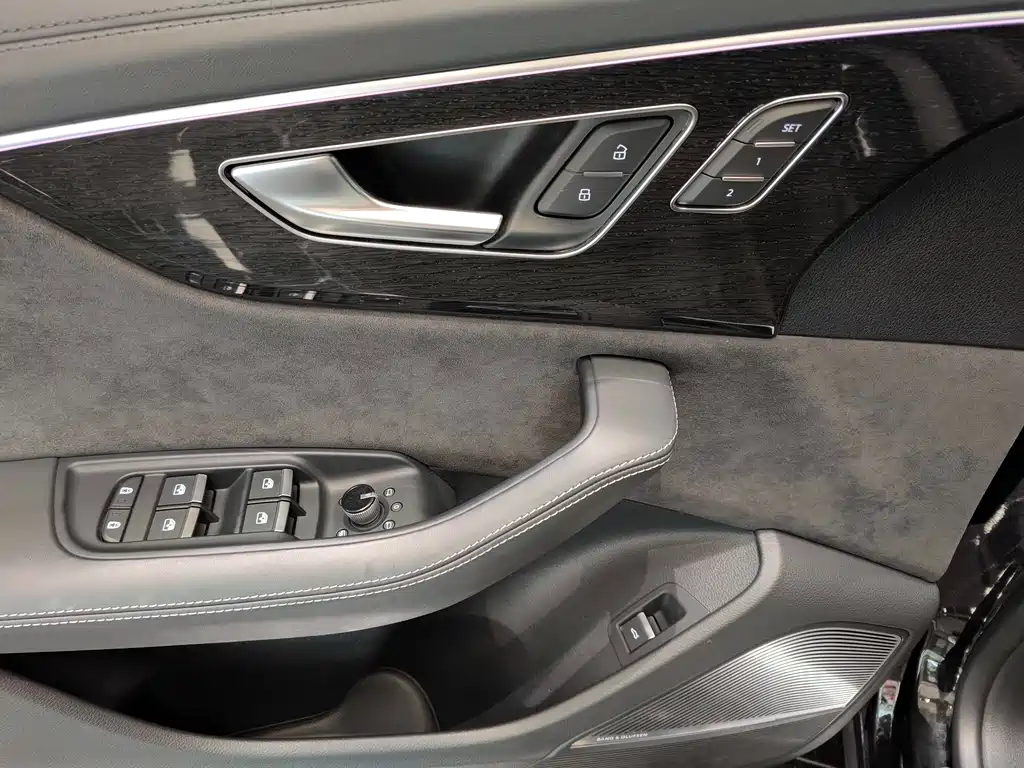 Audi Q8 2022 Dark Knight Hall Edition 55 TFSI