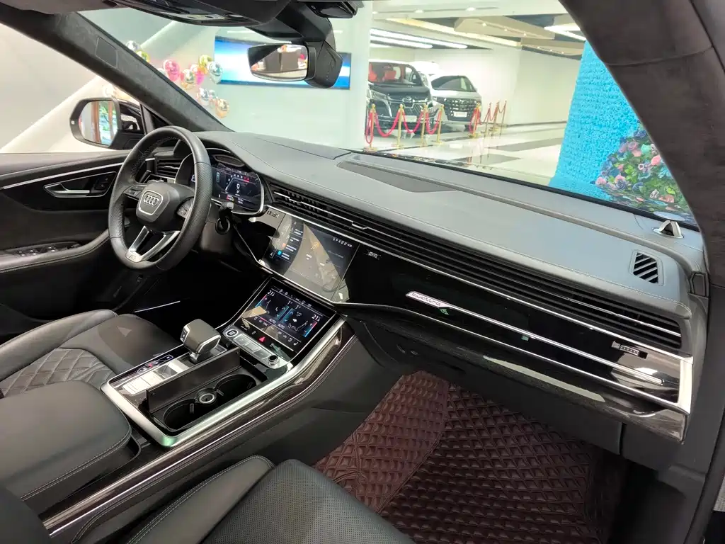 Audi Q8 2022 Dark Knight Hall Edition 55 TFSI