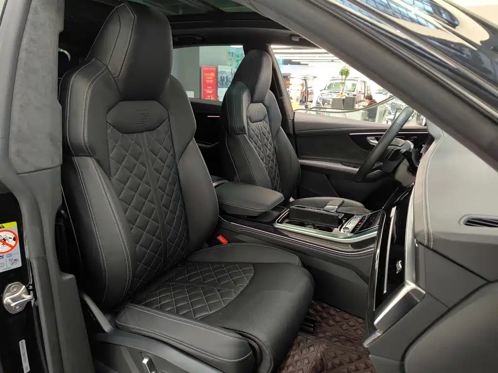Audi Q8 2022 Dark Knight Hall Edition 55 TFSI