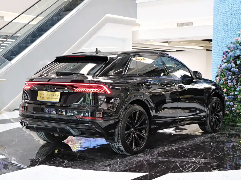Audi Q8 2022 Dark Knight Hall Edition 55 TFSI