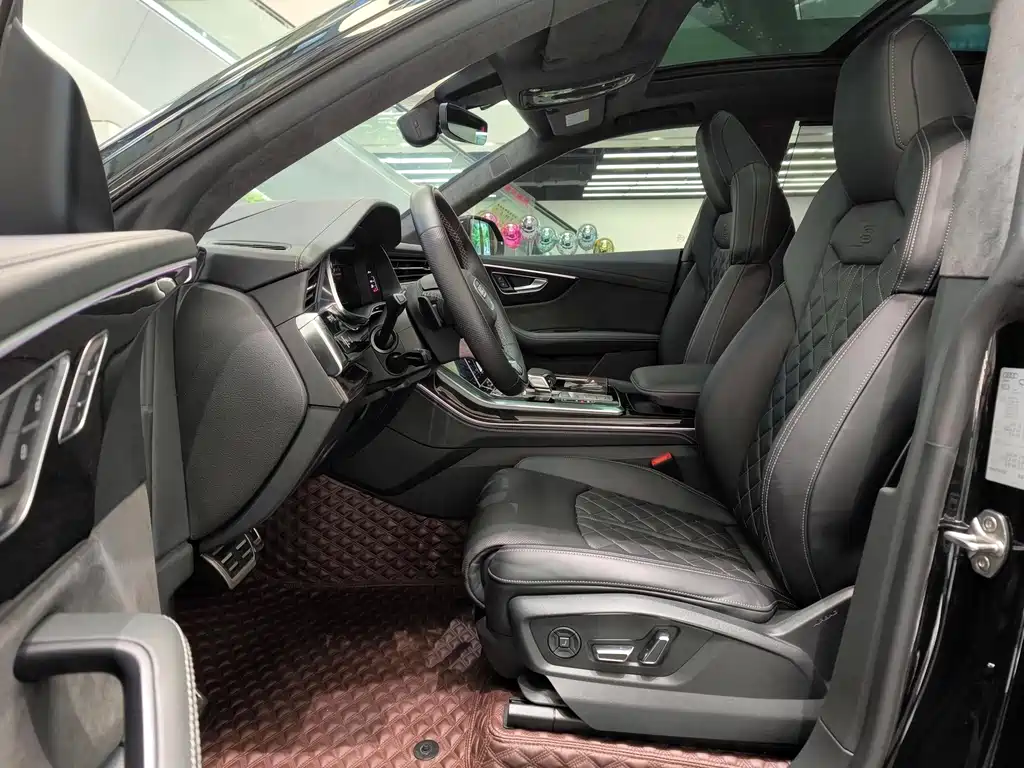 Audi Q8 2022 Dark Knight Hall Edition 55 TFSI