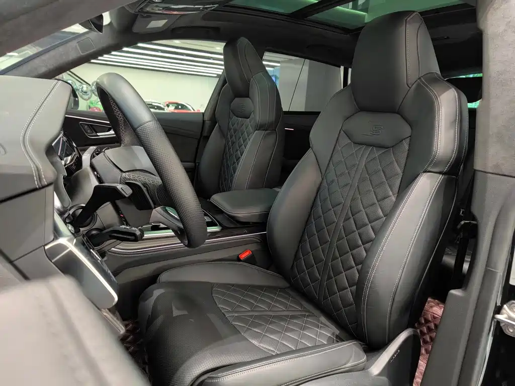 Audi Q8 2022 Dark Knight Hall Edition 55 TFSI