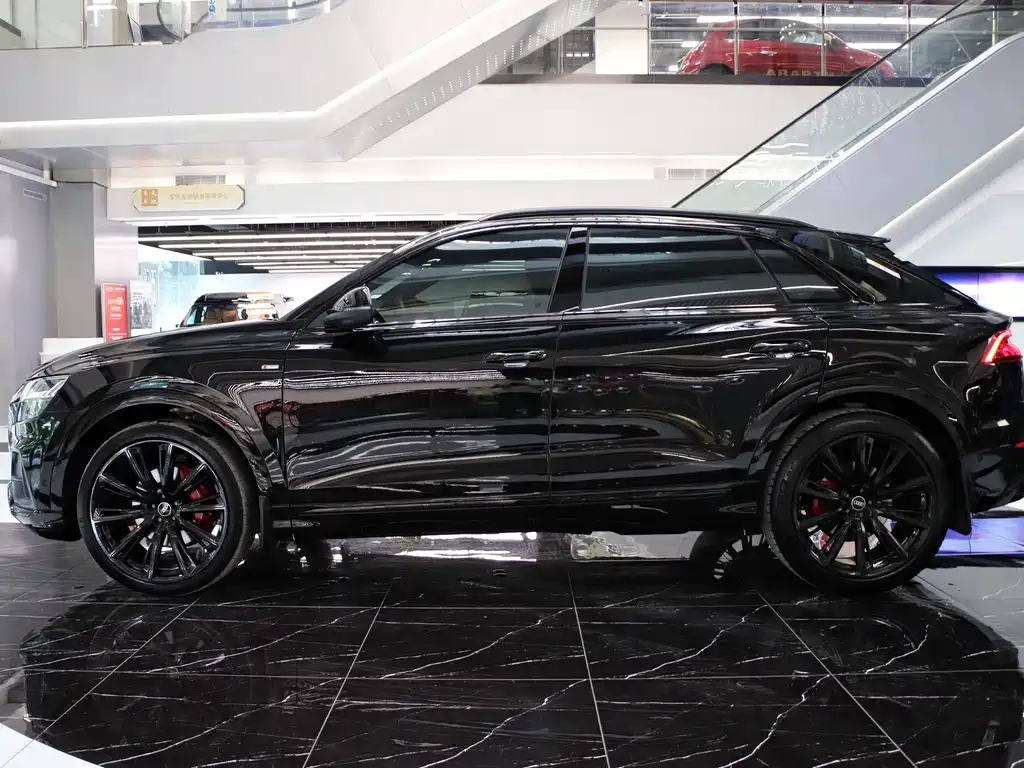 Audi Q8 2022 Dark Knight Hall Edition 55 TFSI
