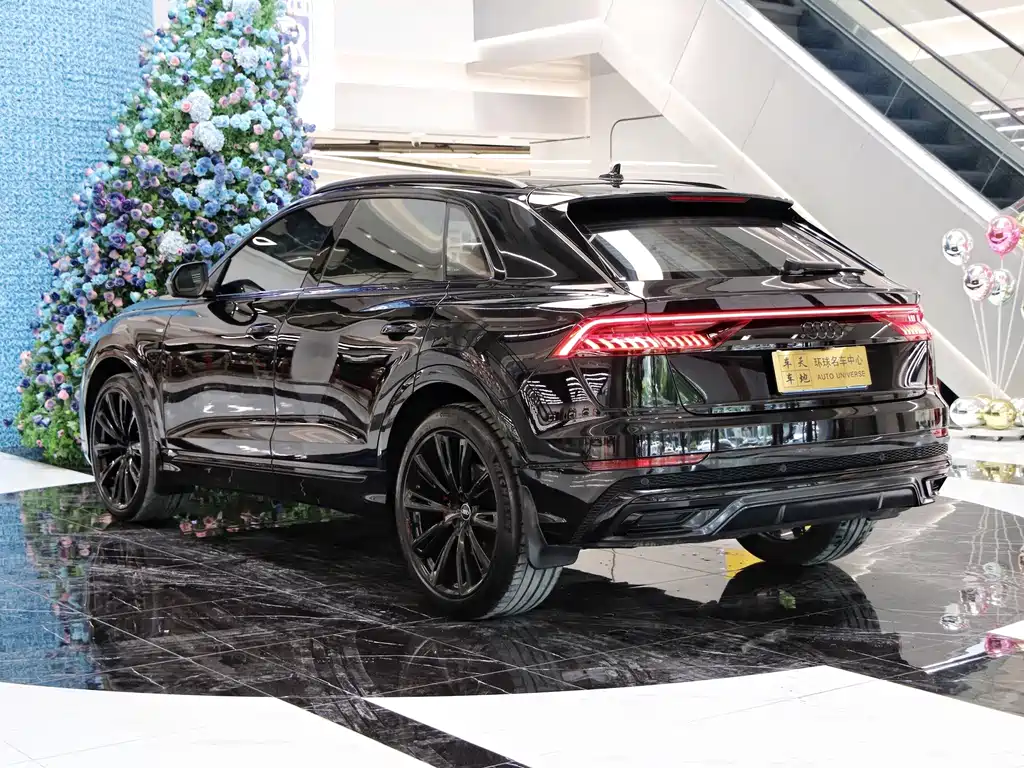 Audi Q8 2022 Dark Knight Hall Edition 55 TFSI