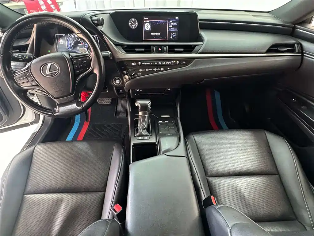 Lexus ES 2020 200 Excellence Edition
