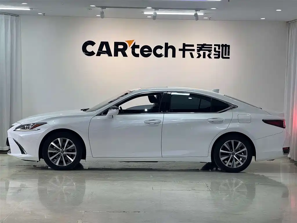 Lexus ES 2020 200 Excellence Edition