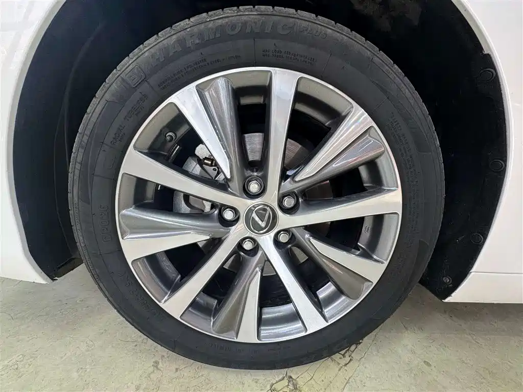 Lexus ES 2020 200 Excellence Edition